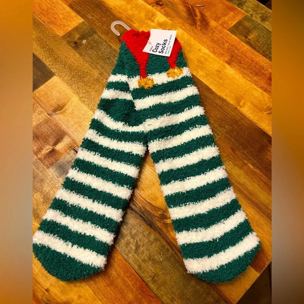 WOMEN’S WARM FUZZY CHRISTMAS HOLIDAY SOCKS, NWT New with Tags